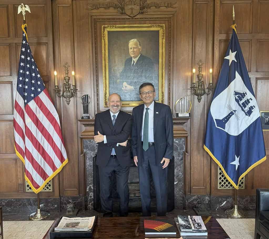 Secretario de Comercio de Estados Unidos, Howard Lutnick y Lip-Bu Tan, CEO de Intel.