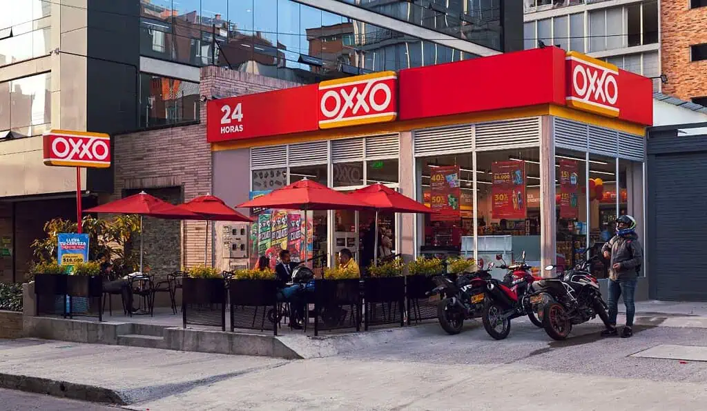 Entrevista | Oxxo llegará a 700 tiendas en Colombia este año y alista app propia: esto dice su director general Oxxo