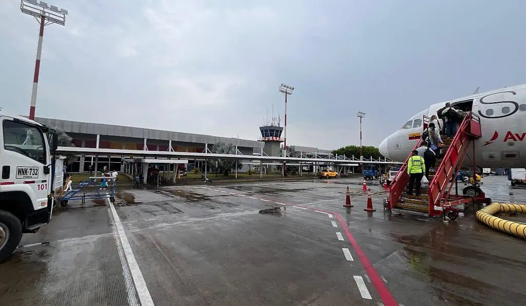 Aeropuerto Los Garzones en Montería da un paso clave hacia vuelos internacionales con nuevo sistema la herramienta tecnológica permitirá implementar el registro biométrico obligatorio para los viajeros internacionales