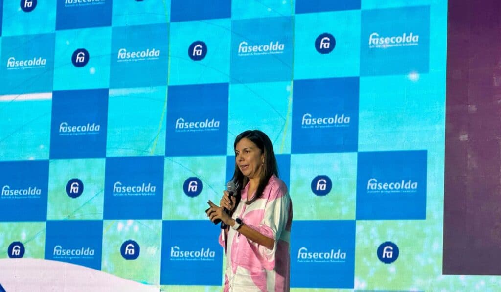 Ana Fernanda Maiguashca durante su intervención en la Convención Internacional de Seguros 2025 de Fasecolda. Foto: Nataly Vargas, Valora Analitik.