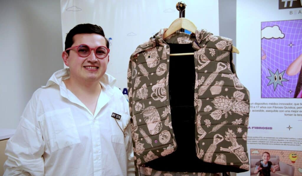 Omar Marroquín, diseñador industrial de 30 años y creador de Vestik
