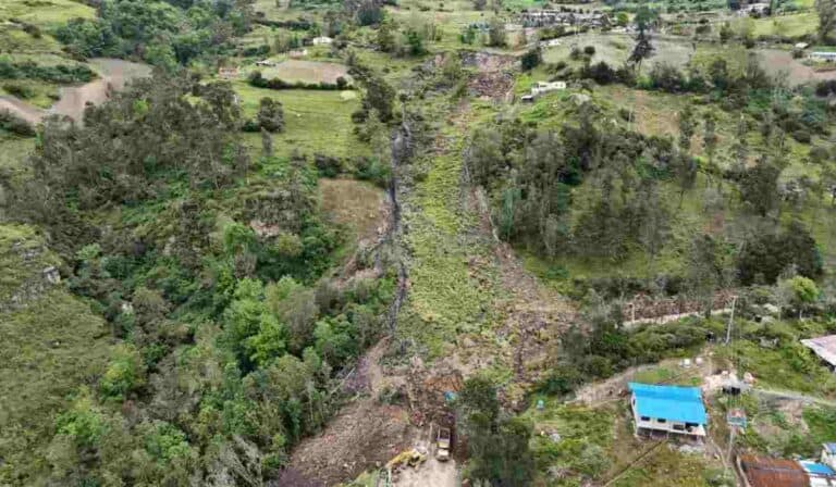 Derrumbe en la vía al Llano ¿Quién debe responder_