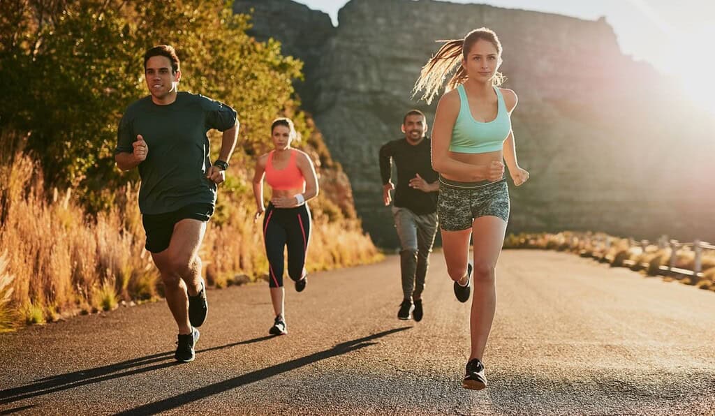 Especialista comparte recomendaciones para prevenir lesiones en corredores aficionados