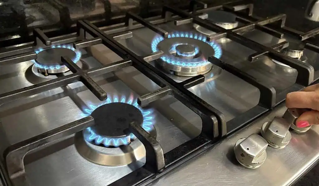 Producción de gas en Colombia cayó 11,7 % a noviembre; importaciones bajaron en 2025 servicio de gas en Colombia