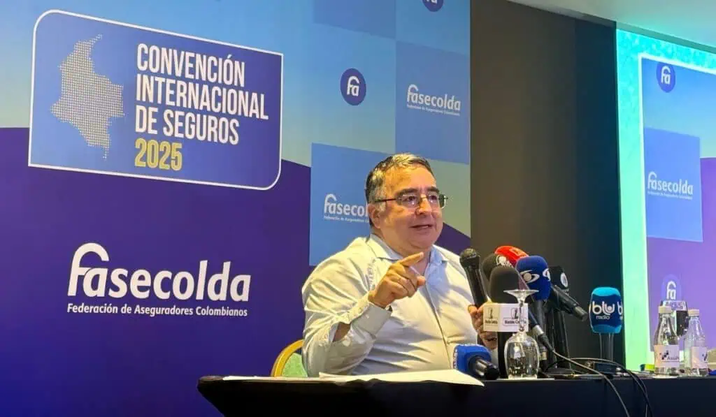 Industria aseguradora en Colombia advierte por riesgos globales y golpe de nueva reforma tributaria Gustavo Morales, presidente ejecutivo de Fasecolda. Foto: Nataly Vargas, Valora Analitik.