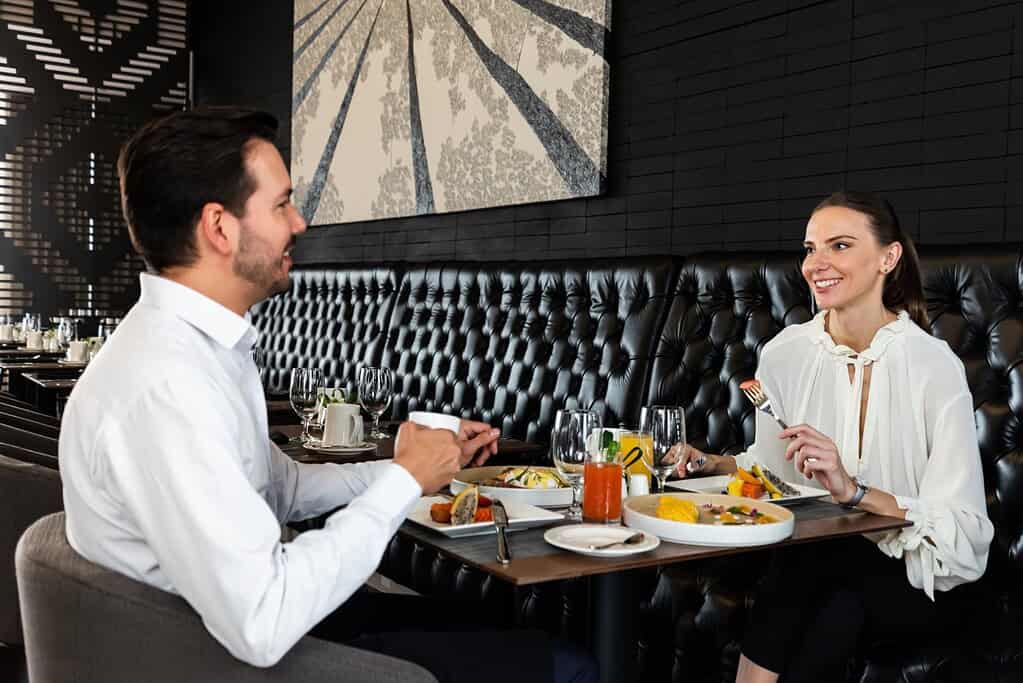 Desayuno en OKA Hilton Bogotá. Foto: cortesía Hilton Bogotá.