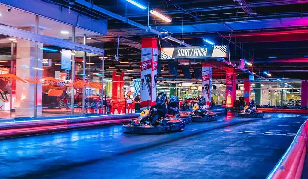 Tras millonaria inversión, Nuestro Bogotá pone en operación su pista de karts eléctricos Karts eléctricos en Nuestro Bogotá.