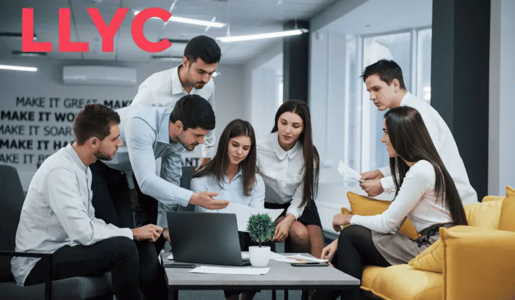 Estudio de LLYC revela las principales amenazas para las empresas en Colombia LLYC estudio