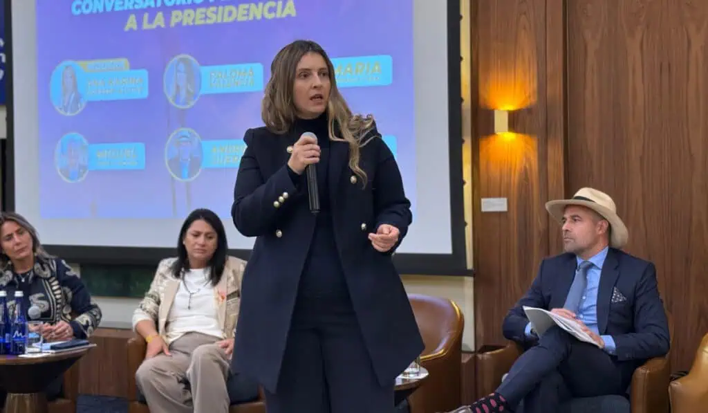 Centro Democrático definirá candidato presidencial en diciembre con encuesta internacional; no descarta aliarse con Fajardo Paloma Valencia, candidata a la presidencia de Colombia