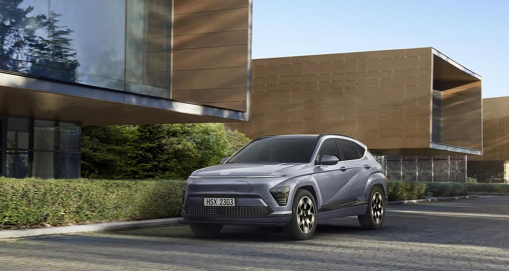 El nuevo vehículo tiene una parrilla cerrada, faros LED en forma de flecha. Foto: cortesía Hyundai.