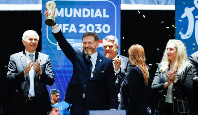 FIFA analiza propuesta histórica de Conmebol para el centenario del Mundial en 2030