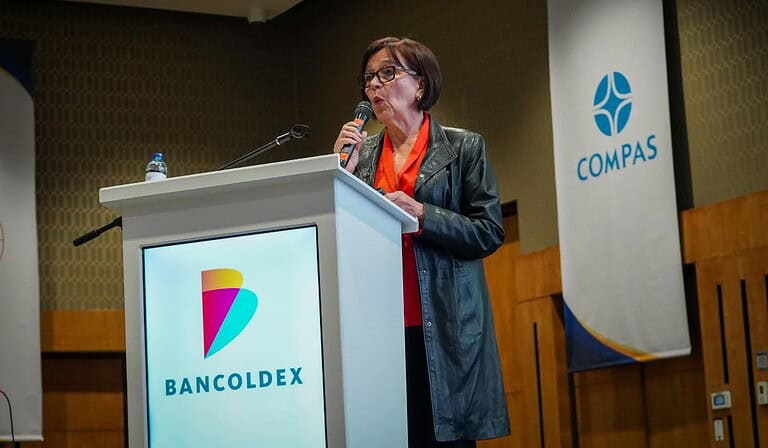 Presidenta del Comité de Regla Fiscal: Gobierno Petro mintió con metas de déficit en 2025