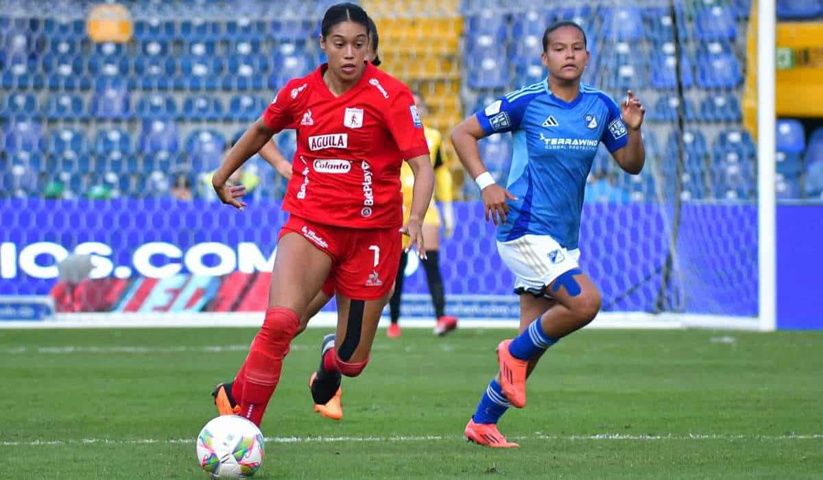Figura del fútbol colombiano firma con un histórico club italiano y  revoluciona la Serie A, image size:1200x700