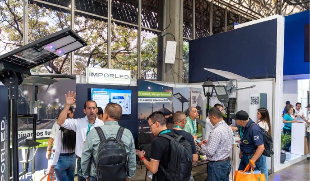 Más de 450 marcas participarán en ExpoSolar Colombia 2025, con innovaciones en energía solar y tecnologías asociadas. Foto: cortesía Corferias.