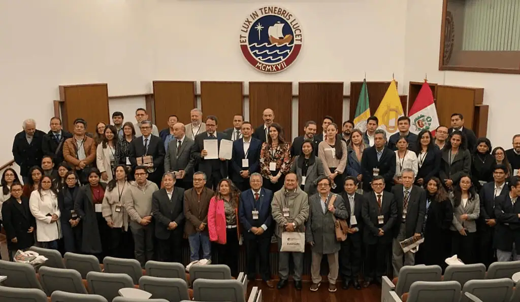 Colombia y Perú crean iniciativa regional para aportar soluciones en servicios públicos El carácter regional de este manifiesto fue resaltado por los académicos como un punto de partida para un esfuerzo de largo alcance