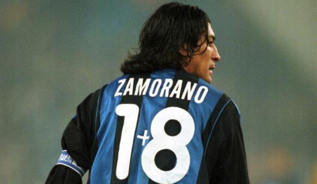 Así fue como el ‘1+8’ de Iván Zamorano se convirtió en la camiseta más vendida en la historia del fútbol italiano