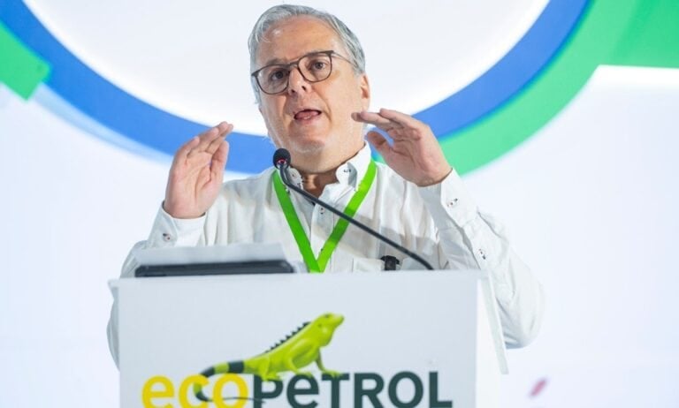 Gobierno Petro defiende la transición energética como una obligación: revela apuestas fuentes renovables