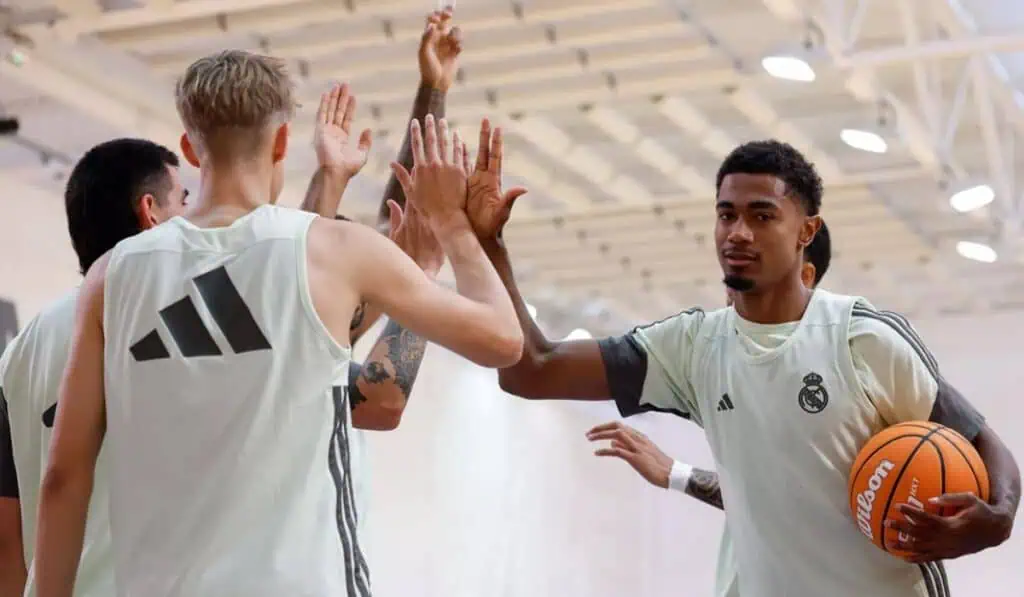 La NBA busca alianzas con clubes de fútbol para expandirse hacia Europa: Dos poderosos bancos la respaldarían La NBA busca alianzas con clubes de fútbol para expandirse hacia Europa: Dos poderosos bancos la respaldarían