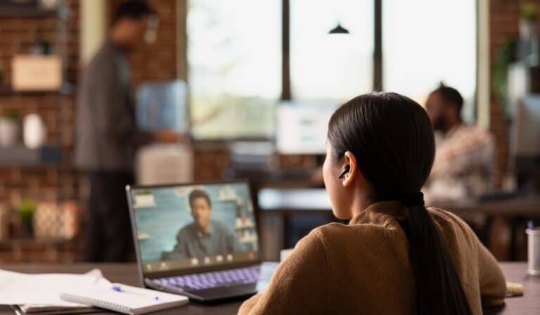 Acoplásticos lanza plataforma para formar a trabajadores de la industria