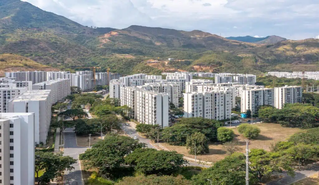 Constructora caleña Jaramillo Mora planea superar $1 billón en ventas en 2025: analiza impacto de subsidios Ciudad Guabinas, en Yumbo, de Jaramillo Mora