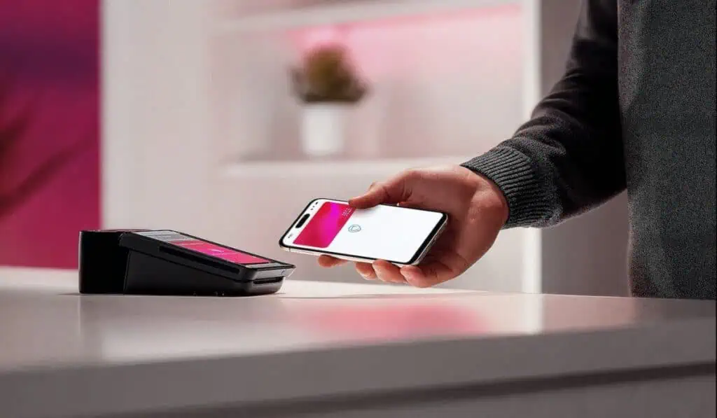 Crece el pago en comercios que cobran con el celular en Colombia, según Nuek Crece el pago en comercios que cobran con el celular en Colombia