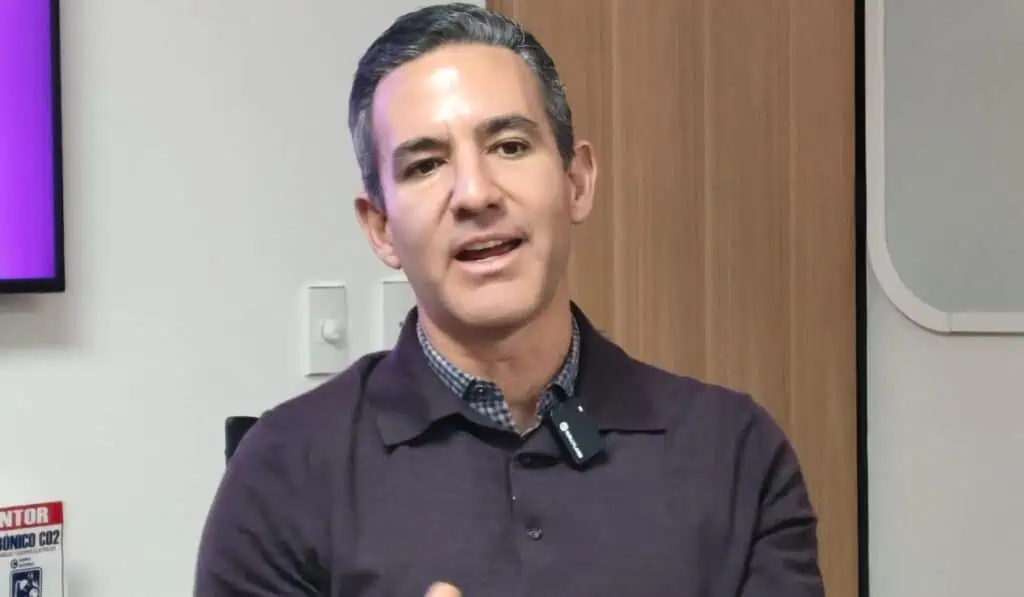 Nubank de David Vélez lanza nueva tarjeta de crédito y préstamos en Colombia: ¿Podrán pedirlos quienes están reportados? David Vélez, fundador de Nubank