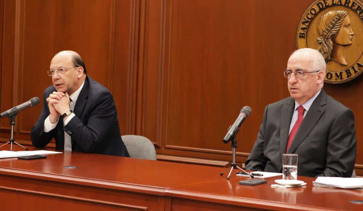 Home - Valora Analitik Germán Ávila, ministro de Hacienda, y Leonardo Villar, gerente del Banco de la República