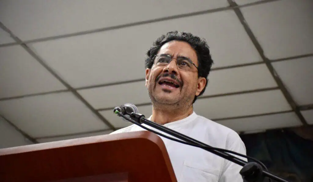 Iván Cepeda se quedaría con la Presidencia de Colombia en segunda vuelta frente a De la Espriella, Fajardo y Valencia mantener o eliminar el salario mínimo vital en Colombia