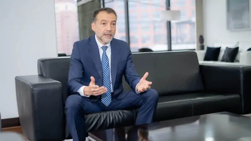 BBVA y su papel como motor clave para el desarrollo de la infraestructura en Colombia Mauricio Paz, director ejecutivo responsable por el sector de construcción e infraestructura de la Banca Corporativa y de Inversión BBVA Colombia 2