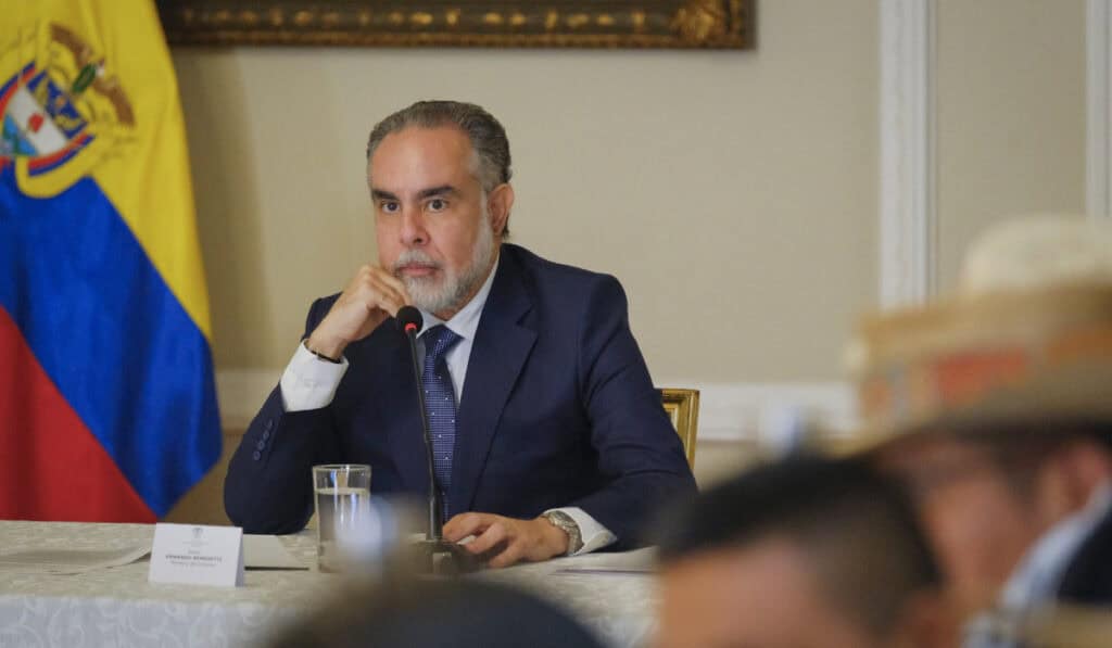 Gobierno ofrece recompensa de $1.000 millones por amenazas contra el ministro Armando Benedetti Gobierno ofrece recompensa de $1.000 millones por amenazas contra el ministro Armando Benedetti