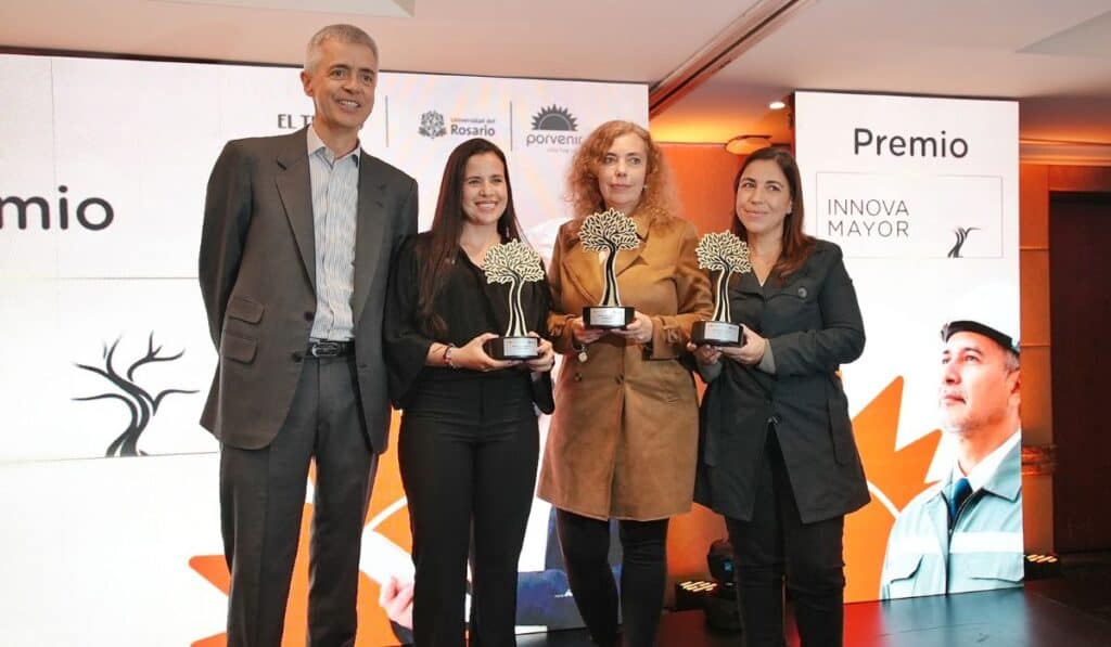 Porvenir, empresa del Grupo Aval, premió las mejores iniciativas de inclusión productiva de adultos mayores en Colombia Empresarios, académicos y líderes del sector se reunieron en Bogotá para reconocer las mejores prácticas de inclusión productiva de personas mayores. Foto: Cortesía Porvenir.