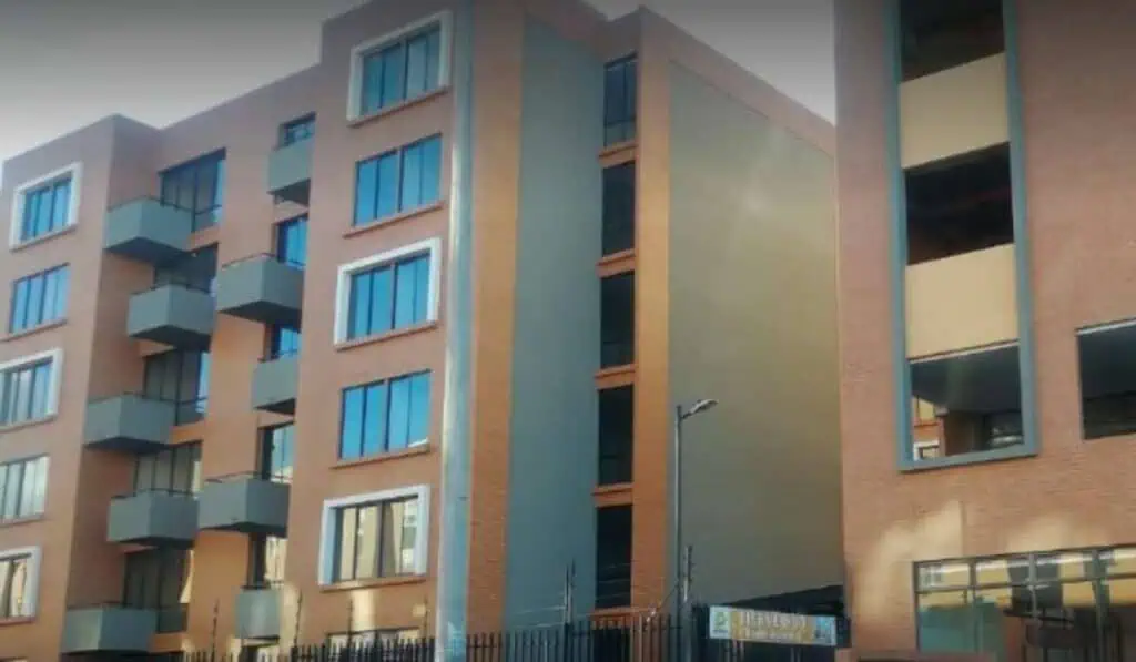Multa de $416.000 que pondrán a quienes coloquen decoración navideña en conjuntos por esta razón conjuntos residenciales en Colombia que deban poner ascensores