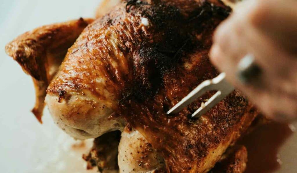 Tiendas ARA, Jumbo o Éxito: Este es el supermercado que vende el pollo asado más barato Pollo asado más barato en supermercados. Foto: Pexels – GN