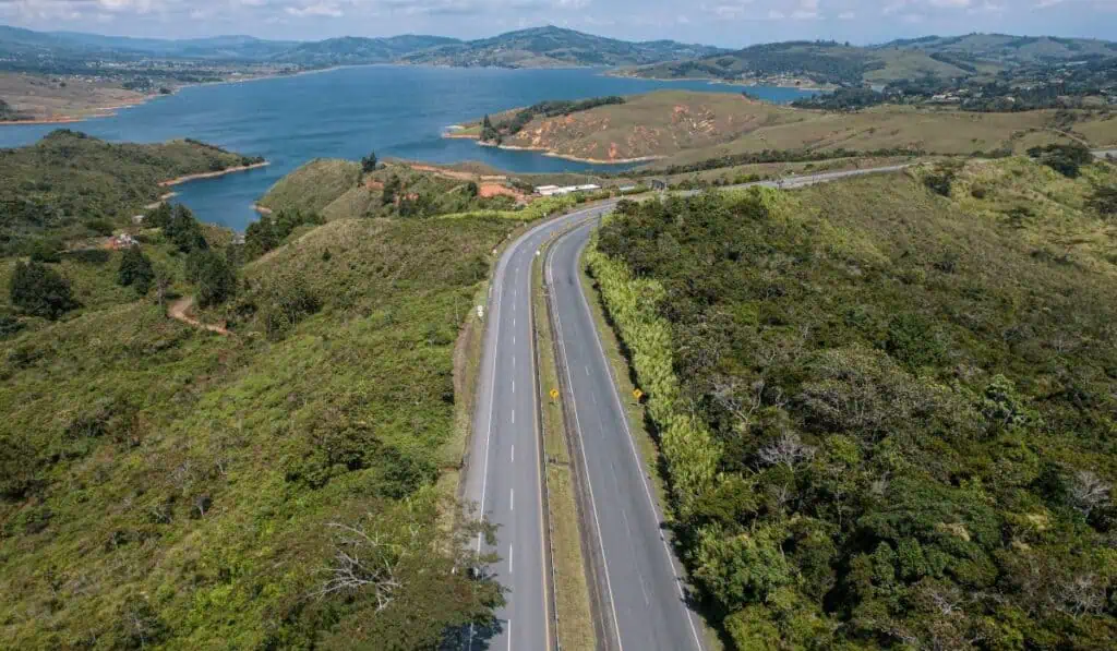 La megavía en el Valle del Cauca que tendrá retrasos por nuevas consultas previas; avanzan otras obras Proyecto de APP Buga-Loboguerrero-Buenaventura
