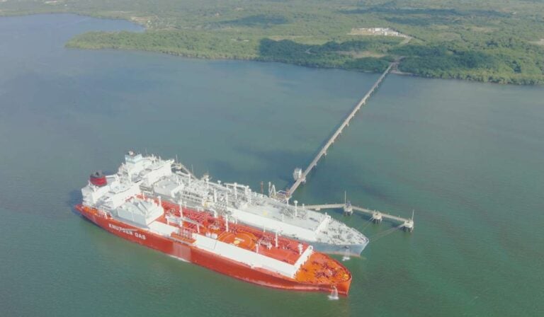 Regasificadora SPEC de Cartagena reporta falla eléctrica tras retomar operaciones