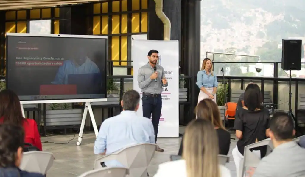 Sapiencia ofrece cupos para cursos de tecnología tras alianza con Oracle; ¿cómo aplicar? Sapiencia anuncia alianza con Oracle