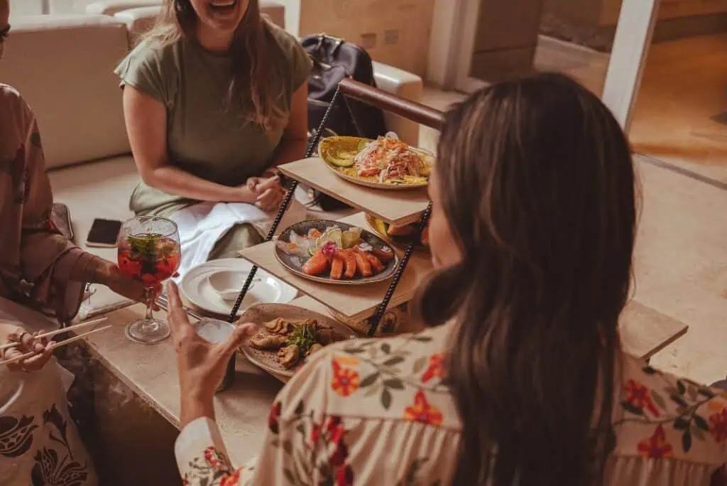 Así es la joya gastronómica asiática del hotel Marriott Cali En Tanoshii - Asian Cuisine & Lounge Bar se puede disfrutar del wok y las brasas encendidas. Foto: cortesía Marriott Cali.