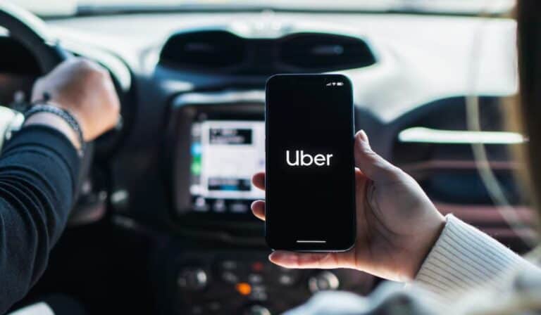 Uber lanza ‘Zonas de Alerta’, nueva función de seguridad