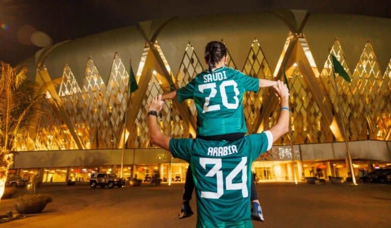 Así sería el estadio que Arabia Saudita quiere construir a 350 metros de altura