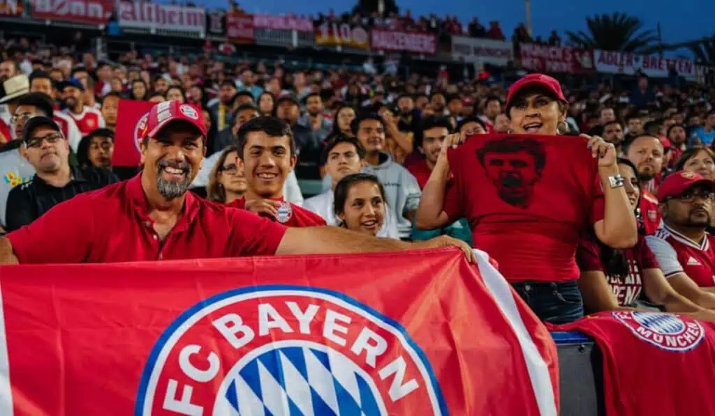 Hay más socios en Bayern Múnich, River y Boca que habitantes en 12 capitales de Colombia Hay más socios en Bayer, River y Boca que habitantes en 12 capitales de Colombia