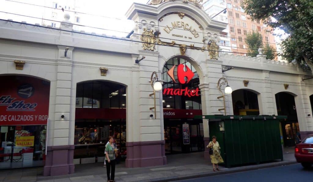 Cencosud y las otras poderosas empresas que van por el negocio de Carrefour en Argentina Carrefour