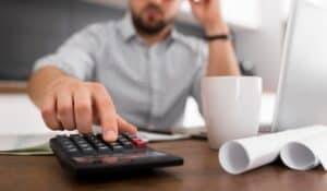 deuda en Colombia bajó, pero su mora sigue siendo la más alta en la región