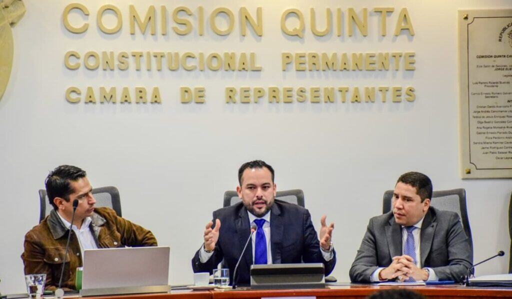Gobierno Petro radica mega reforma al sector energético y servicios públicos: estos son los detalles
