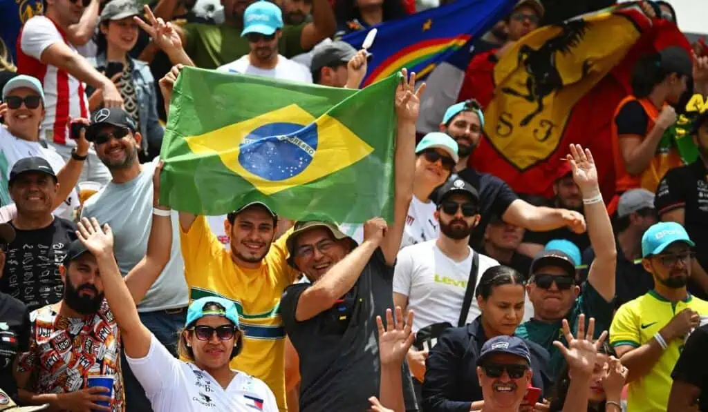 Turismo deportivo en 2026: El Mundial y la Fórmula 1 concentrarán mayor demanda de viajes Viajar para ver la Fórmula 1 en Brasil cuesta casi lo mismo que un carro nuevo en Colombia