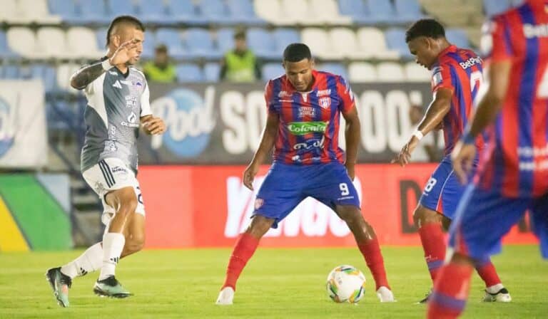 Imponen multimillonaria sanción a históricos equipos del fútbol colombiano: Estas son las causas