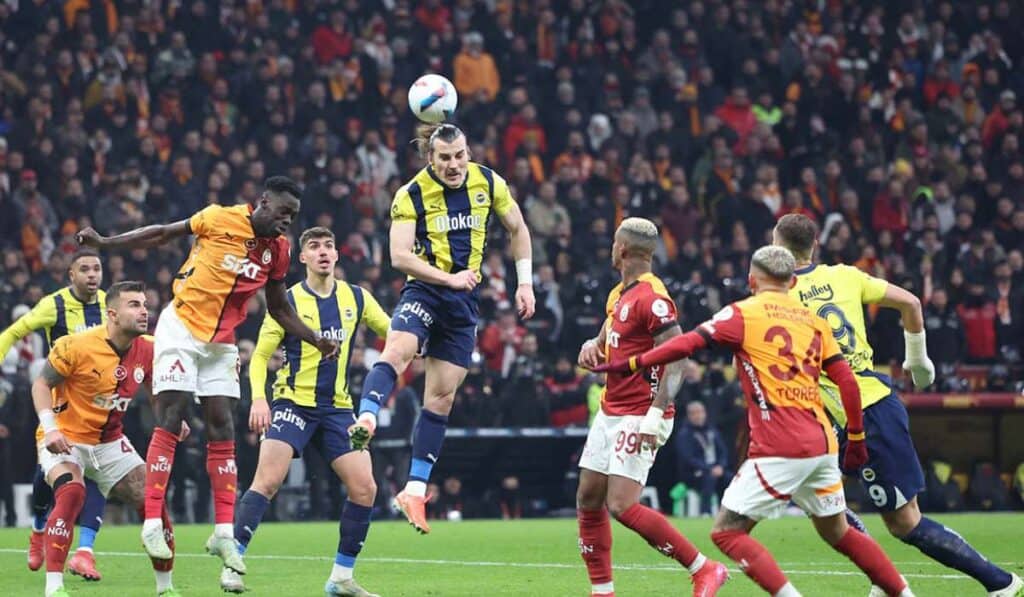 Escándalo por apuestas en el fútbol europeo: Hay árbitros señalados Escándalo por apuestas en el fútbol europeo: Hay árbitros señalados