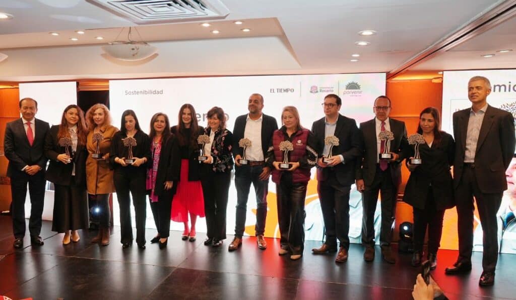 Empresas de distintos sectores fueron reconocidas por su aporte a la inclusión del talento senior en el ámbito laboral y social. Foto: Cortesía Porvenir.