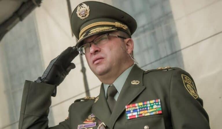 Presidente Petro remueve al general Carlos Triana de la dirección de la Policía Nacional