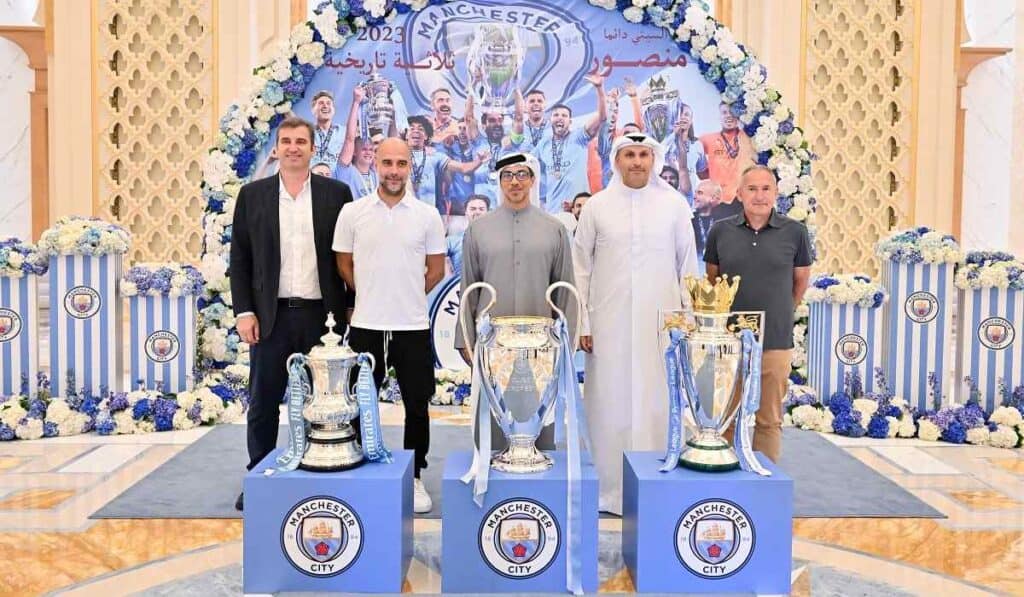 Los dueños del fútbol mundial: Estos son los cinco magnates que controlan un negocio multimillonario