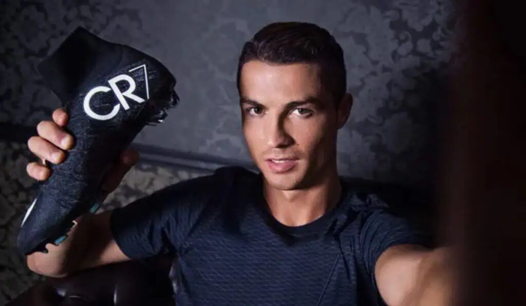 El nuevo negocio de Cristiano Ronaldo que impulsa su fortuna de US$1.400 millones El duelo millonario de los guayos: Adidas y Nike controlan el 60 % del calzado de fútbol